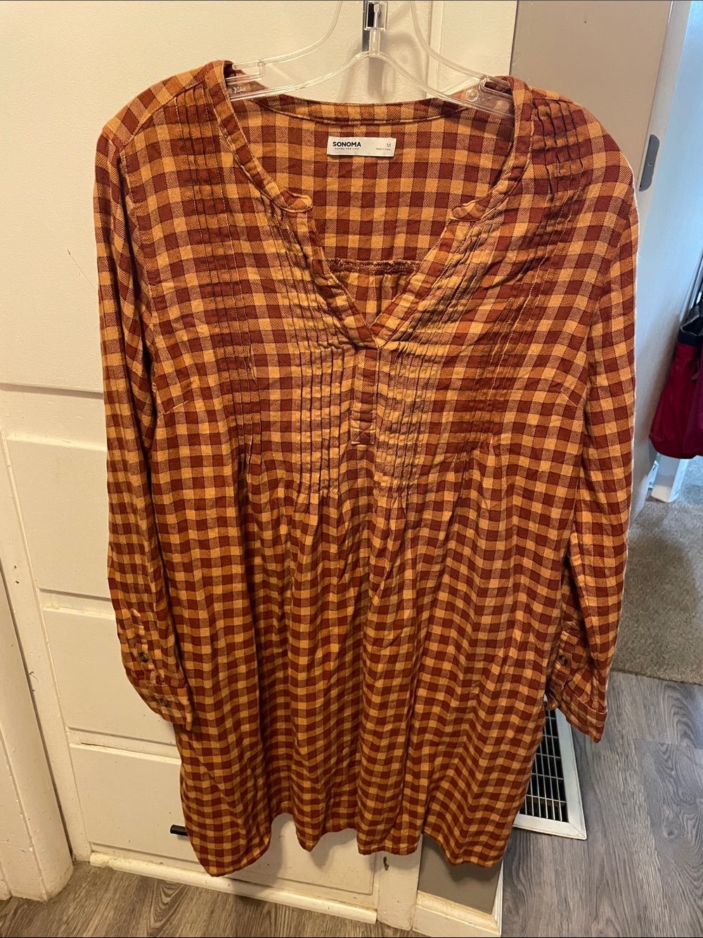 SONOMA Women’s Rust and Mustard Plaid Size Medium Dress 👗 with pockets.